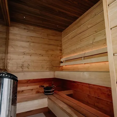 度假居 Private Seaside House With Hottub And Sauna 派尔努