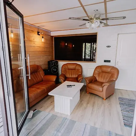 Private Seaside House With Hottub And Sauna 派尔努