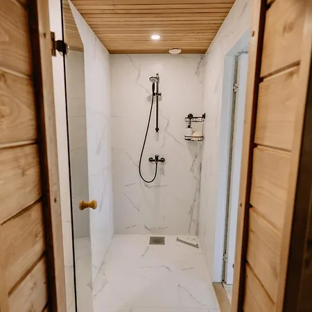 度假居 Private Seaside House With Hottub And Sauna 派尔努
